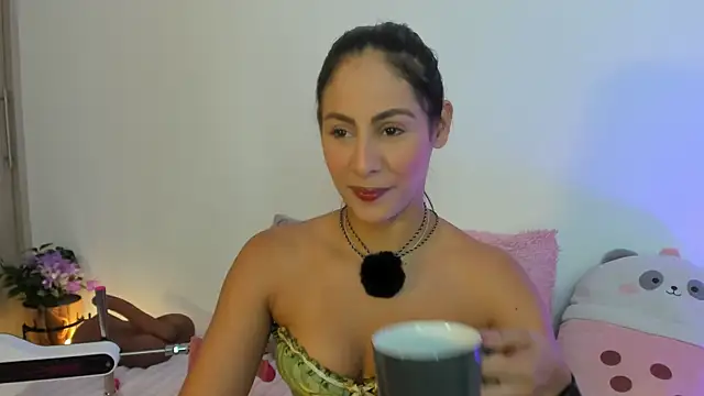 vicky rachell online show from September 2025 02:07:02 PM