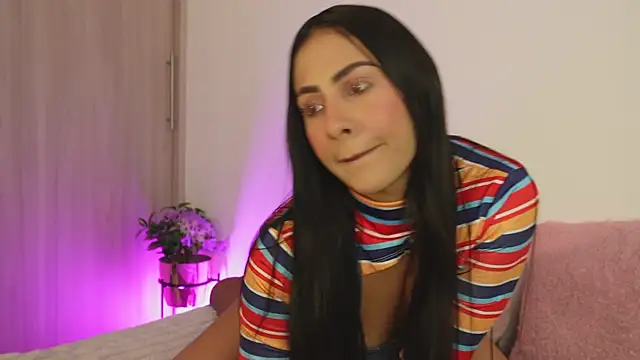 vicky rachell online show from October 2025 03:26:02 PM