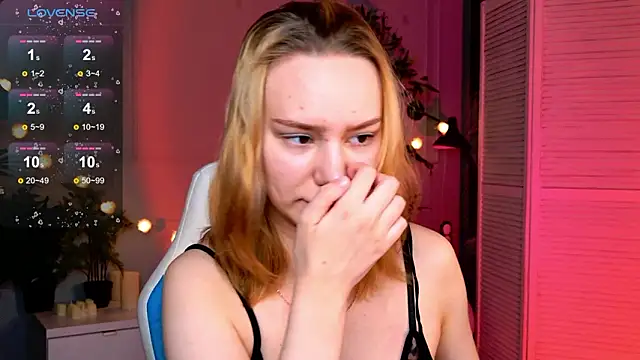 Ramona    online show from March 2026 06:18:02 AM