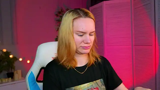 Ramona    online show from March 2026 06:24:02 AM