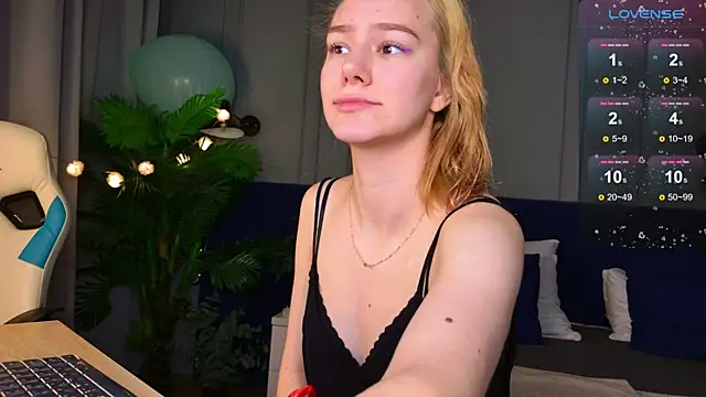 Ramona    online show from November 2025 06:13:02 AM