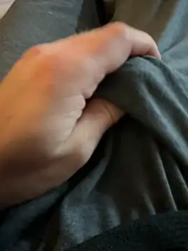 j1991j online show from April 2026 09:43:02 PM