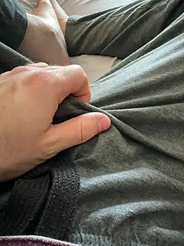 j1991j online show from April 2026 01:18:01 PM