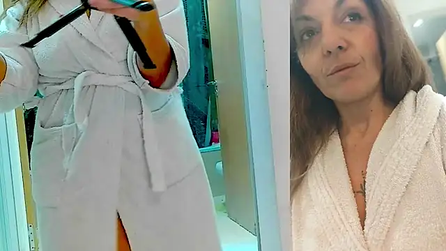 Carolain3 9 online show from May 2026 06:38:01 PM