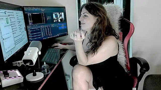 Carolain3 9 online show from July 2026 09:14:02 PM