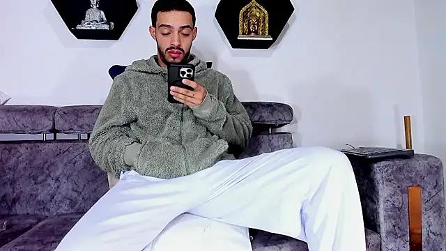 Snapshot of Alejandro_Zatoro chatting on February 2026 01:09:01 PM Alejandro Zatoro online show from February 2026 01:09:01 PM