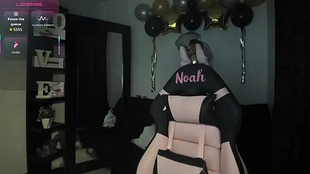 Snapshot of NoahWilliams_ chatting on October 2025 09:05:01 PM NoahWilliams online show from October 2025 09:05:01 PM