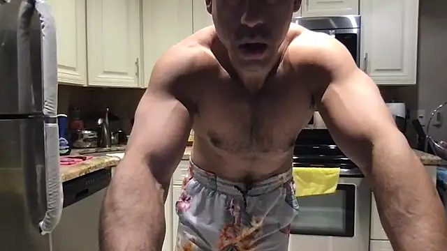 BigGuyMuscle online show from February 2026 03:06:02 AM