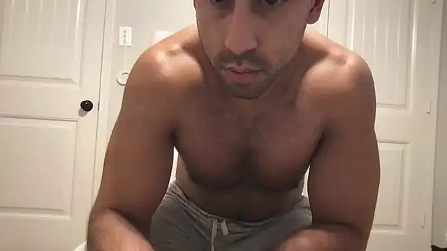 Snapshot of BigGuyMuscle chatting on July 2026 11:44:01 PM BigGuyMuscle online show from July 2026 11:44:01 PM