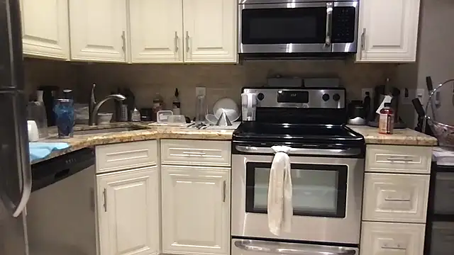 BigGuyMuscle online show from November 2025 09:59:01 PM