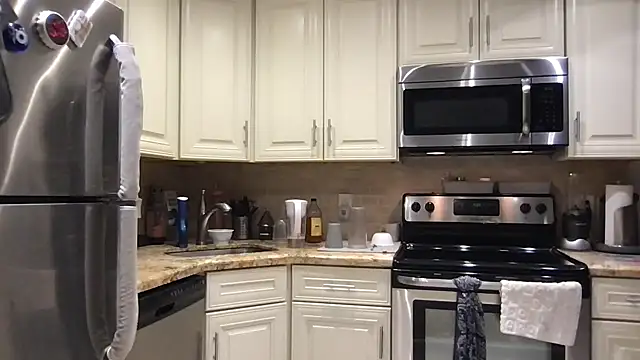 BigGuyMuscle online show from February 2026 01:33:01 AM