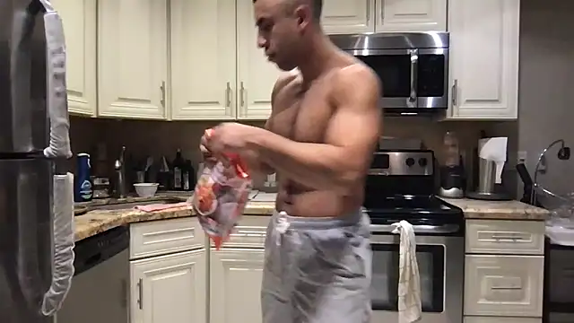 Snapshot of BigGuyMuscle chatting on July 2026 02:01:01 AM BigGuyMuscle online show from July 2026 02:01:01 AM