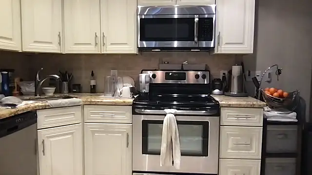 BigGuyMuscle online show from November 2025 09:25:01 PM