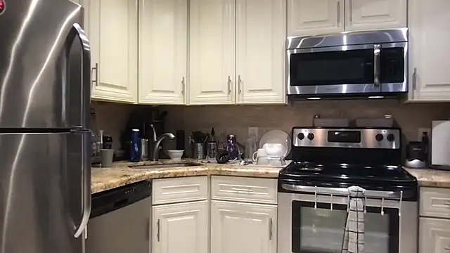 BigGuyMuscle online show from September 2025 01:29:01 PM