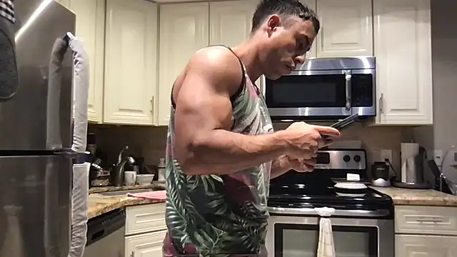 BigGuyMuscle online show from May 2026 07:41:01 PM