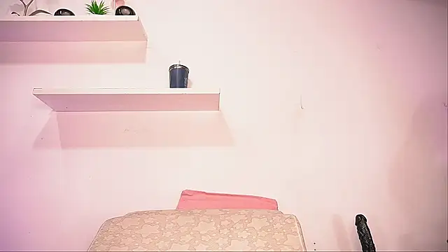 alexaa walker online show from September 2025 12:00:02 PM