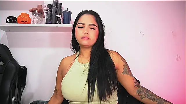 alexaa walker online show from October 2025 11:52:02 AM