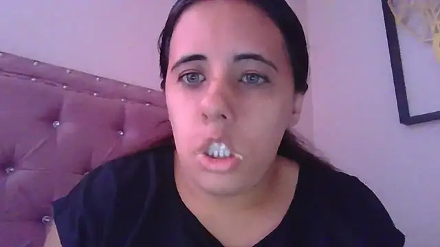 annarose19 online show from October 2025 05:14:02 PM