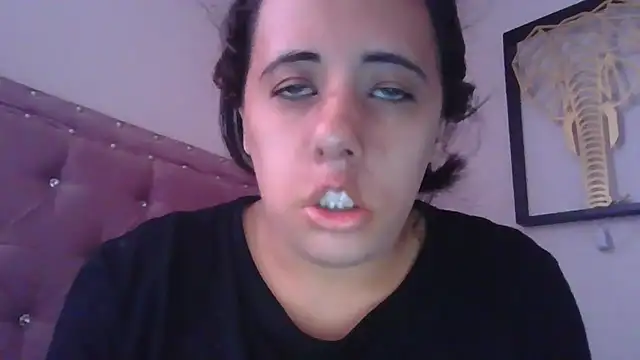 Snapshot of annarose19 chatting on November 2025 04:18:02 PM annarose19 online show from November 2025 04:18:02 PM