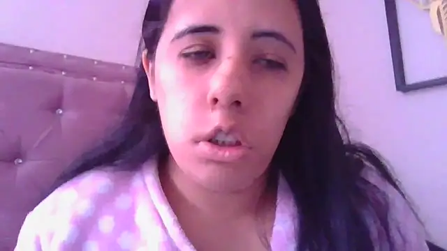 annarose19 online show from October 2025 05:49:01 PM