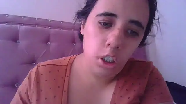 Snapshot of annarose19 chatting on November 2025 05:38:02 PM annarose19 online show from November 2025 05:38:02 PM