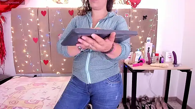 Zaly mature online show from November 2025 12:37:01 AM