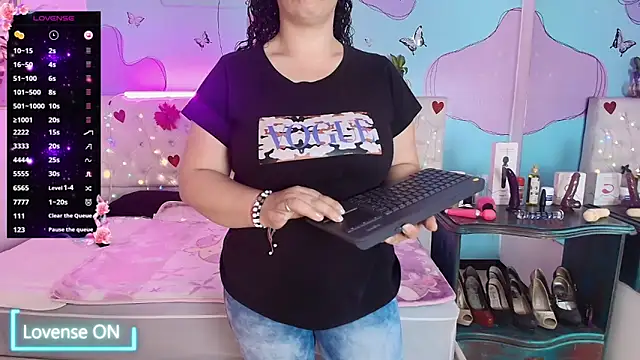 Zaly mature online show from May 2026 09:02:01 PM
