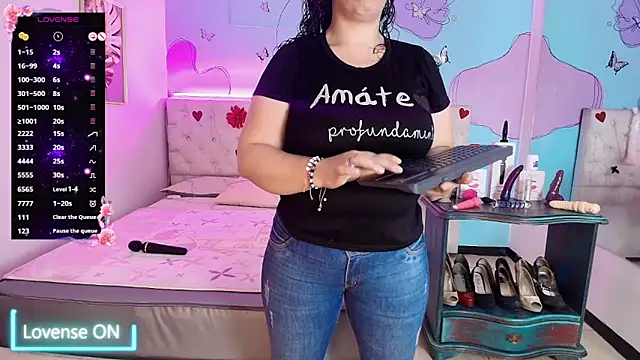 Zaly mature online show from April 2026 11:06:01 PM