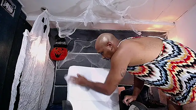 liam howard online show from November 2025 07:28:02 PM