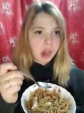 Snapshot of Zuli_Kiska chatting on February 2025 08:32:01 PM Zuli Kiska online show from February 2025 08:32:01 PM