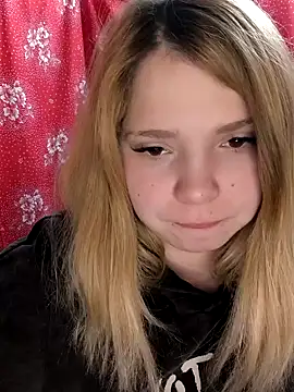 Snapshot of Zuli_Kiska chatting on February 2025 08:41:02 PM Zuli Kiska online show from February 2025 08:41:02 PM