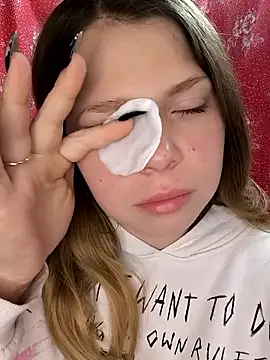 Zuli Kiska online show from March 2026 07:37:01 PM