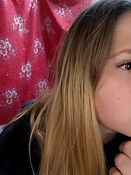 Zuli Kiska online show from November 2025 08:46:01 PM