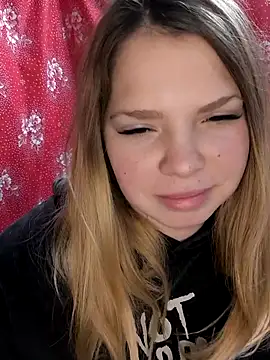 Zuli Kiska online show from November 2025 12:39:02 PM