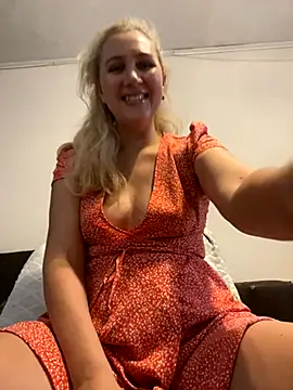 YourBlondee online show from October 2025 02:48:02 AM