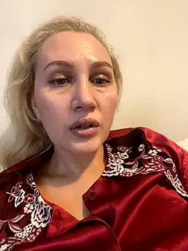 YourBlondee online show from November 2025 03:28:01 AM