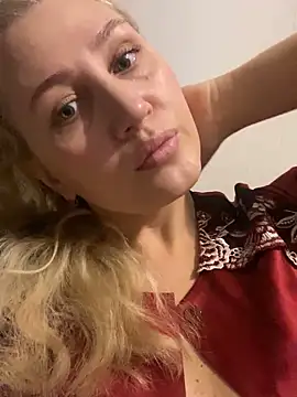 YourBlondee online show from November 2025 01:31:02 AM