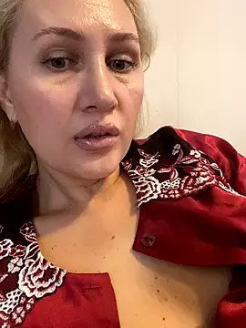 YourBlondee online show from November 2025 02:47:02 AM