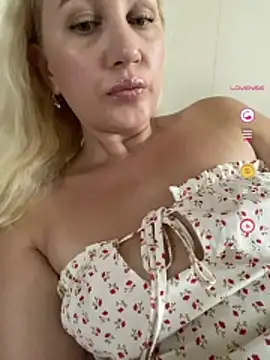 YourBlondee online show from July 2026 01:17:02 AM