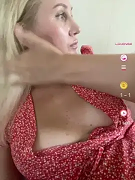 YourBlondee online show from July 2026 02:05:17 AM
