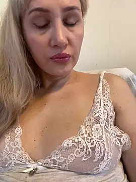YourBlondee online show from February 2025 02:25:01 AM