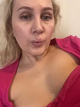 YourBlondee online show from March 2026 03:43:02 AM