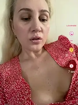 YourBlondee online show from June 2026 12:26:01 AM