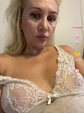 YourBlondee online show from July 2026 01:39:02 AM