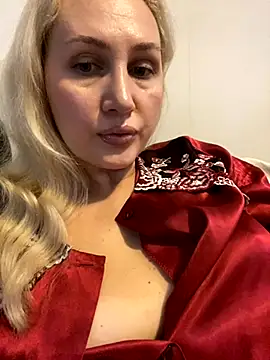 YourBlondee online show from November 2025 01:53:01 AM