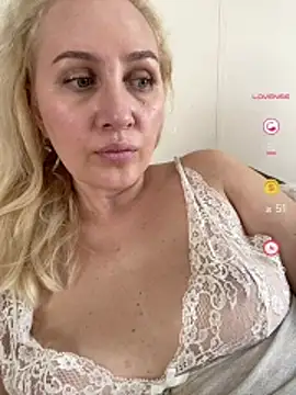 YourBlondee online show from June 2026 10:20:02 AM