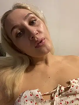 YourBlondee online show from November 2025 02:11:02 AM