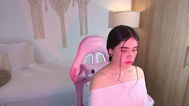 iriswest  online show from December 2025 12:57:02 AM