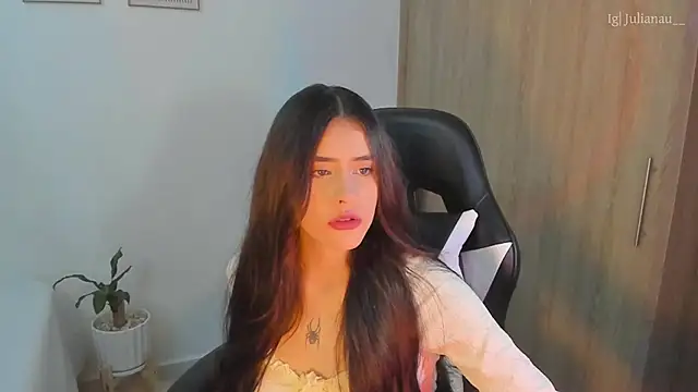 Snapshot of iriswest_ chatting on February 2025 02:18:01 AM iriswest  online show from February 2025 02:18:01 AM