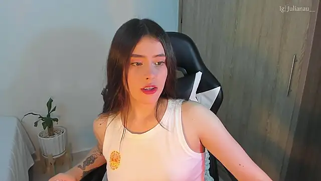 Snapshot of iriswest_ chatting on February 2025 01:45:02 AM iriswest  online show from February 2025 01:45:02 AM